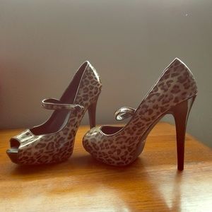 Leopard print heels size 9.5